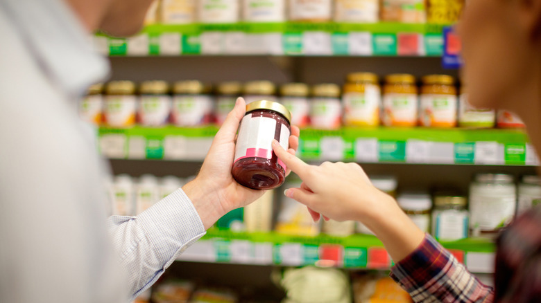 Checking label on jar