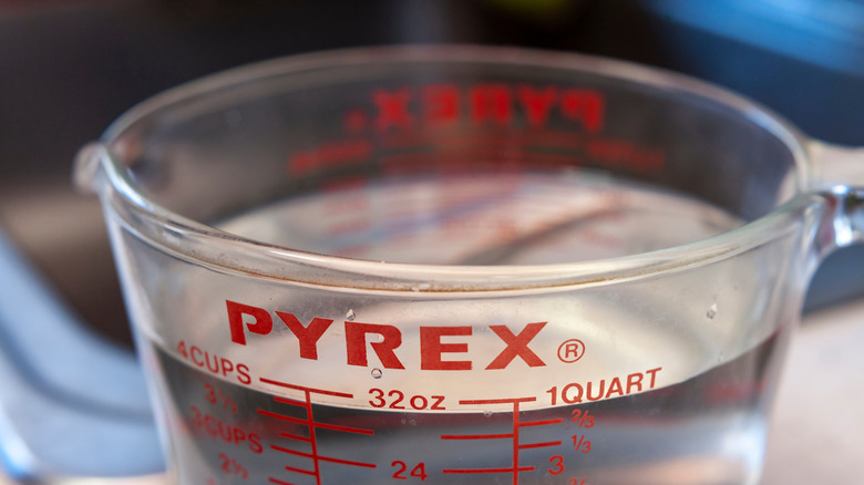 measuring water pyrex