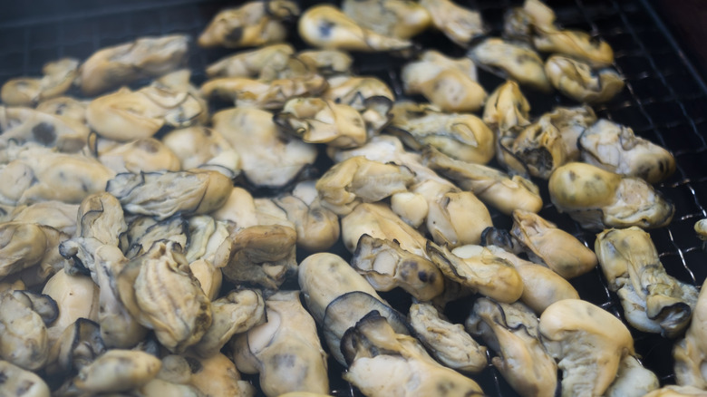 Tray of smoked oysters