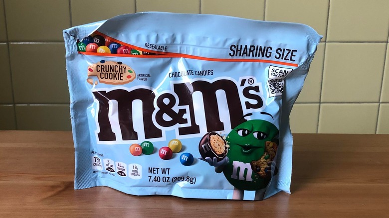 Crunchy Cookie M&M sharing size