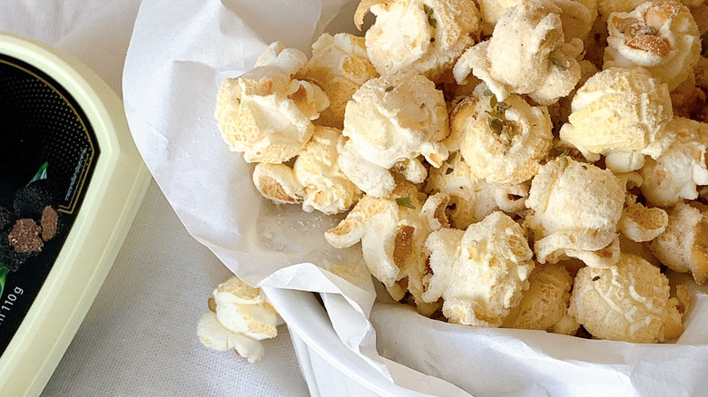 Popcorn with white truffle butter