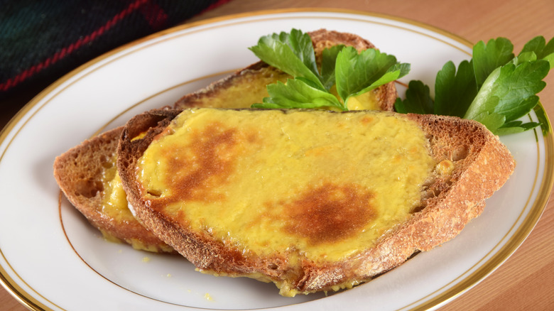 Welsh rarebit sandwich on plate