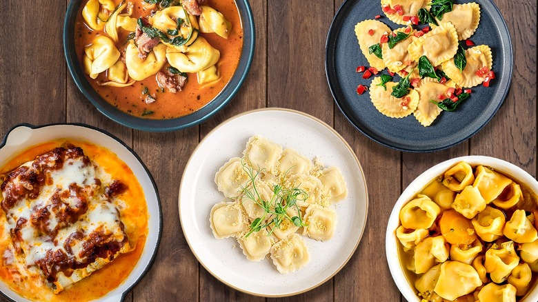 Various bowls of stuffed pasta