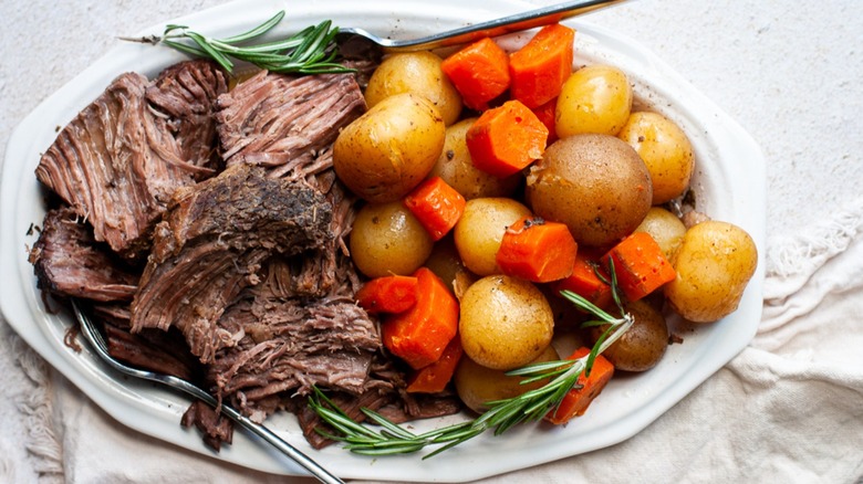 Rump roast with potatoes and carrots