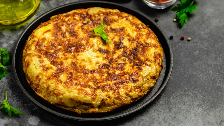 Frittata on cast iron plate