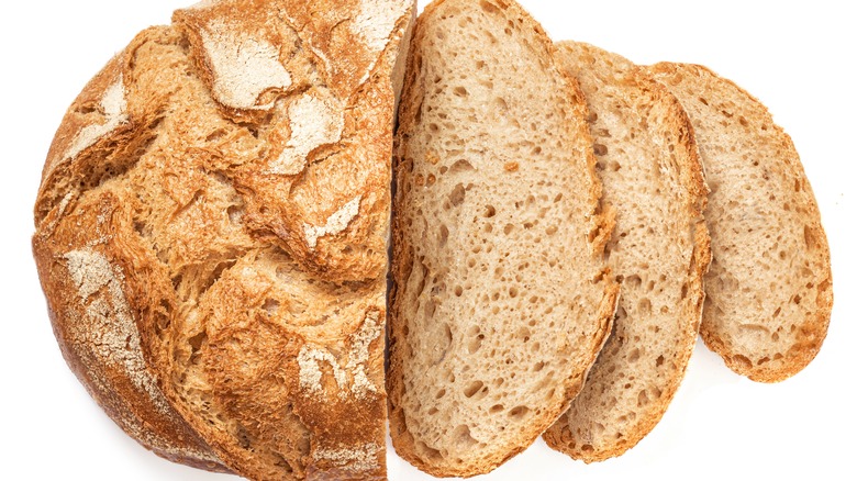 Slicing bread pieces