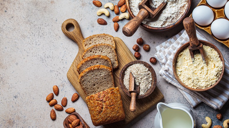 Variety of nut-based flours 