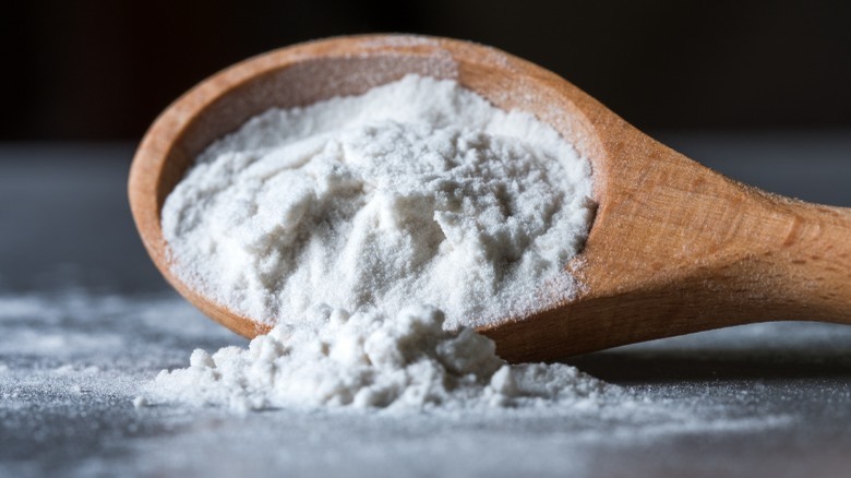 Spoonful of arrowroot powder