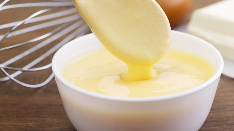 close up of hollandaise sauce