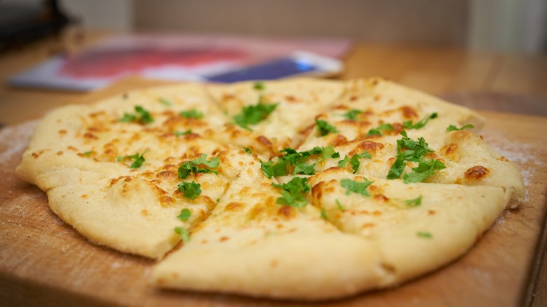 garlic pizza bread