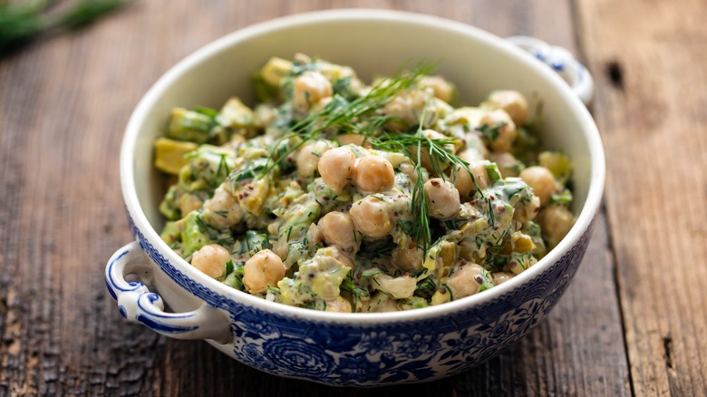 Creamy avocado chickpea salad