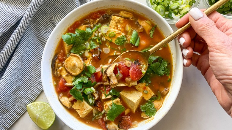 tofu tom yum soup