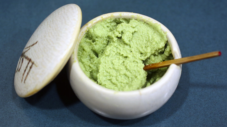 wasabi paste in bowl