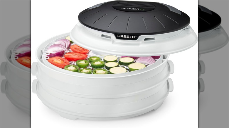 Presto 06300-05 Dehydro Electric Food Dehydrator with veggies