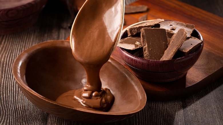 chocoolate pieces ganache spoon 