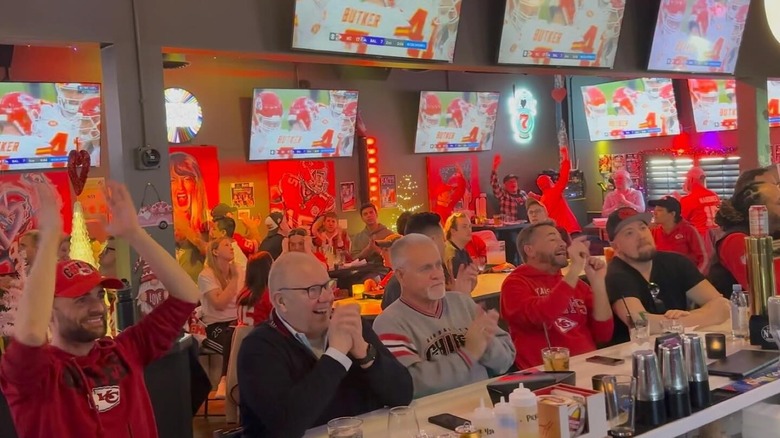 Fans watch game at Gaels Public House