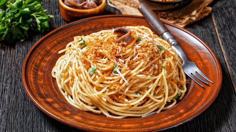 spaghetti dish with breadcrumb topping