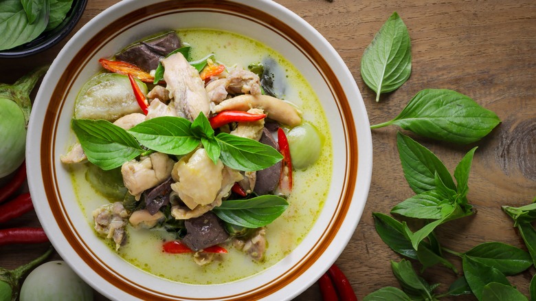 Thai green chicken curry bowl 