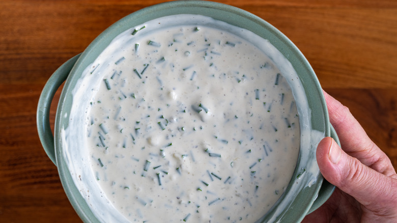 Blue cheese dressing with chives