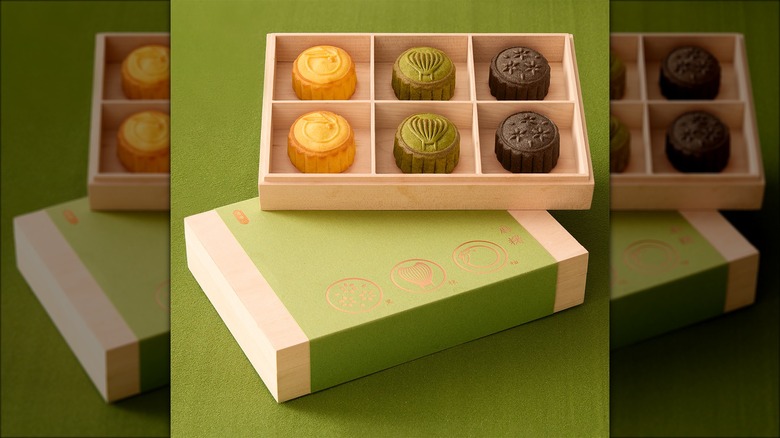 mooncakes in wooden box