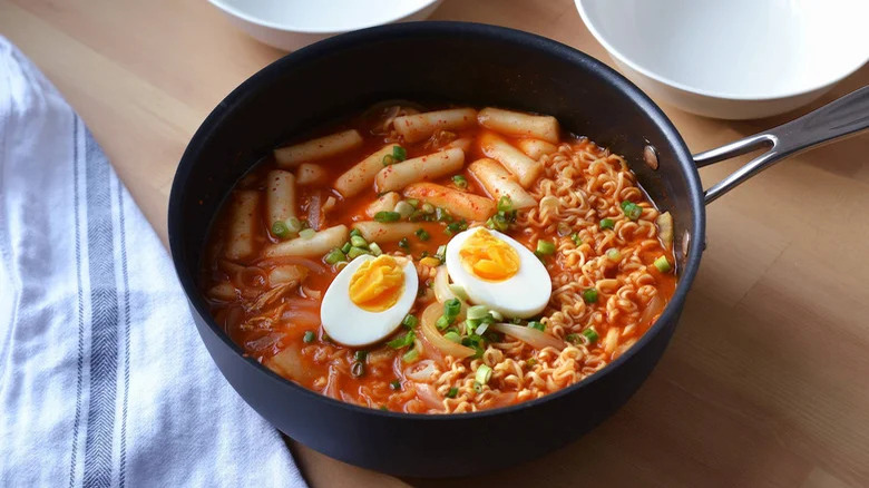 Carby Rabokki in saucepan