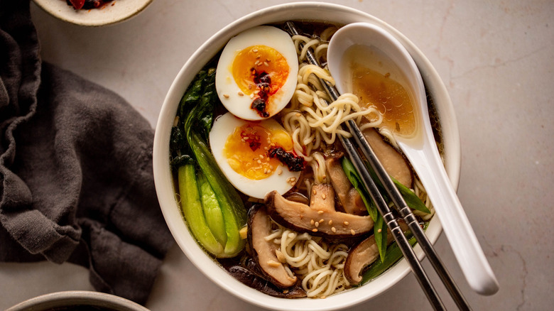 12 Best Ramen Noodle Recipes