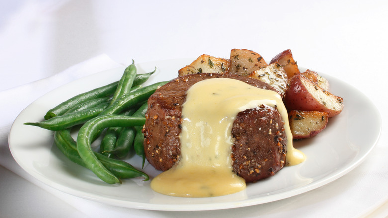 Béarnaise sauce on steak