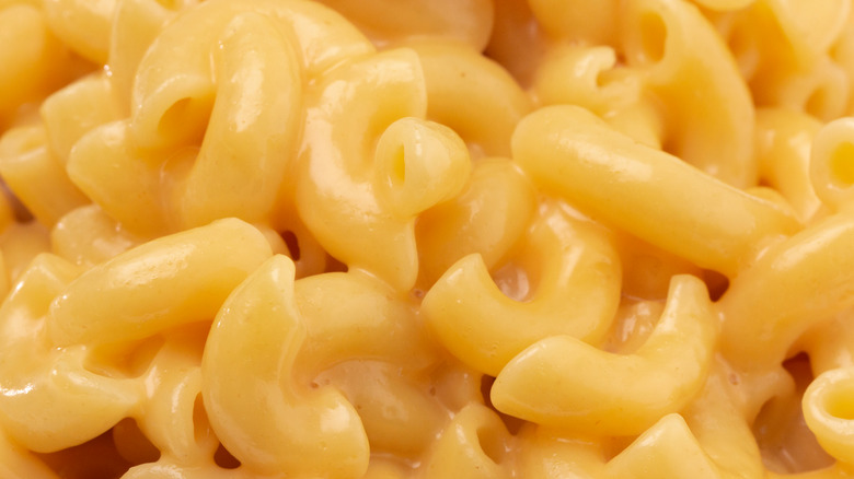 mac and cheese background