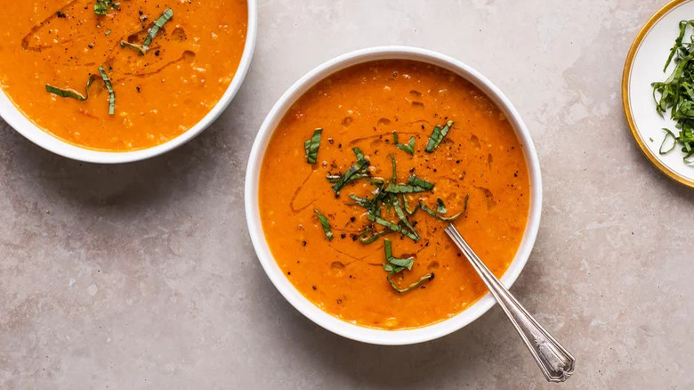 Roasted tomato soup in bowls