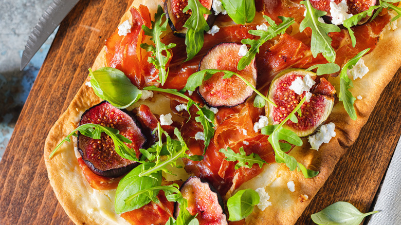 Artisanal pizza with canned figs