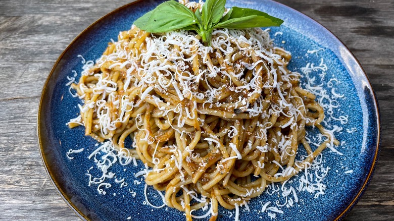 anchovy pesto spaghetti plate