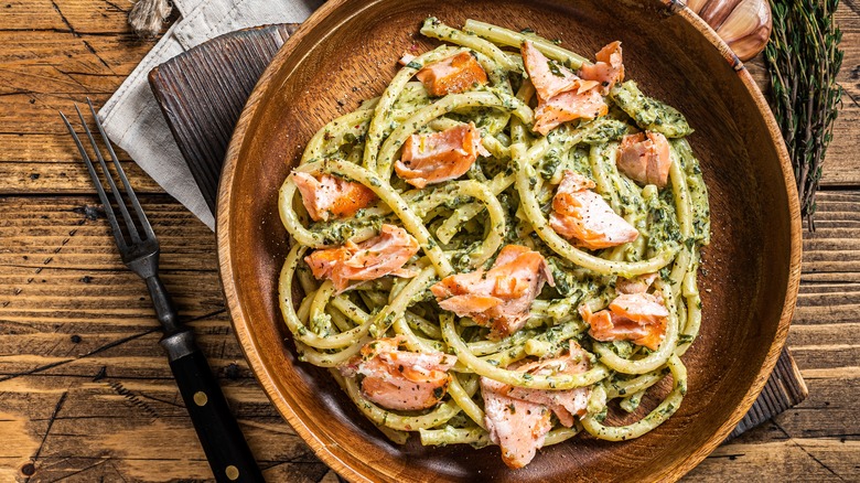 smoked salmon pesto pasta