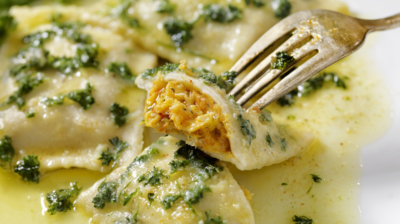 crab ravioli with parsley