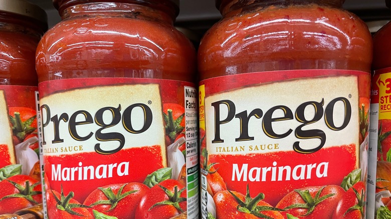 Glass jars of Prego marinara