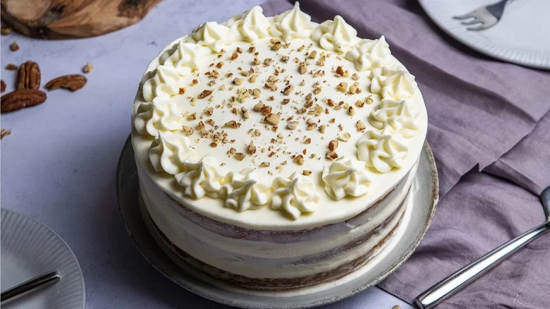 Overview of butter pecan cake 