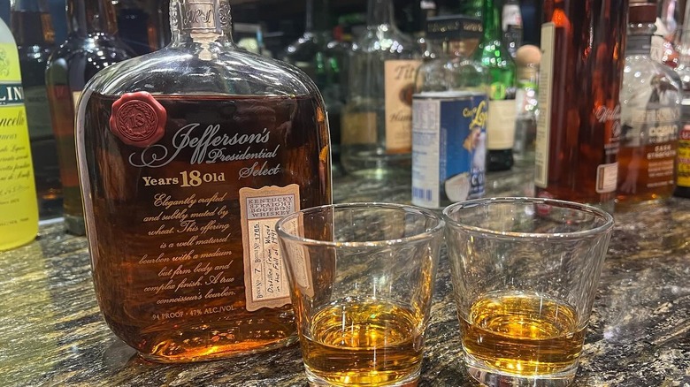 Jefferson's Presidential Select 18 year bottle and glasses