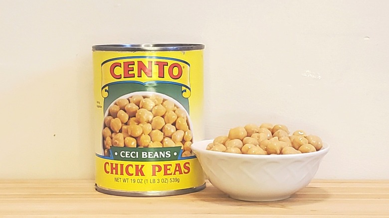 Cento chickpeas can bowl