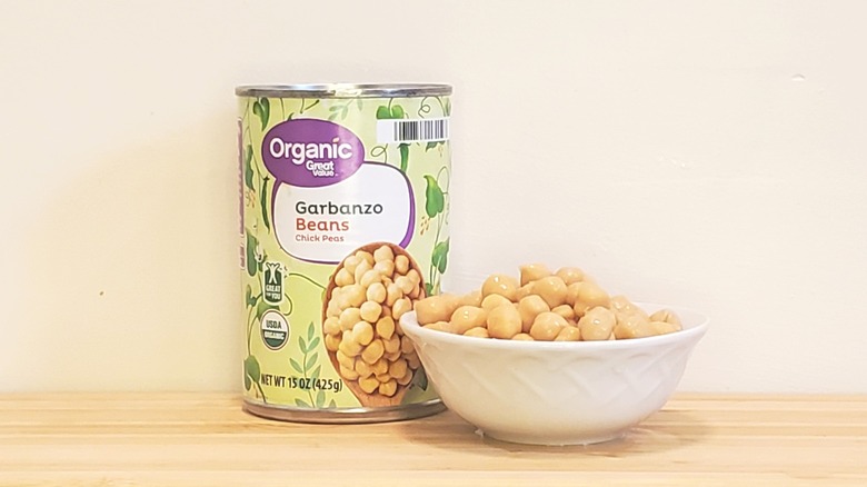 Great Value organic chickpeas can bowl