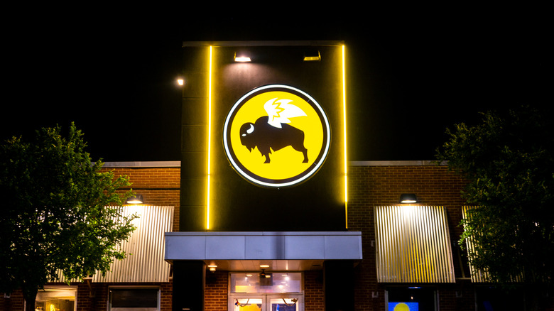 Buffalo Wild Wings sign