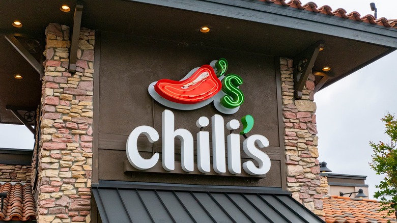 Chili's sign outdoors