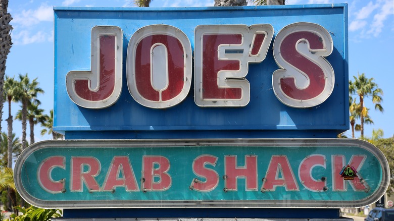 Joe's Crab Shack sign