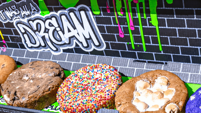 Cookie Plug graffiti