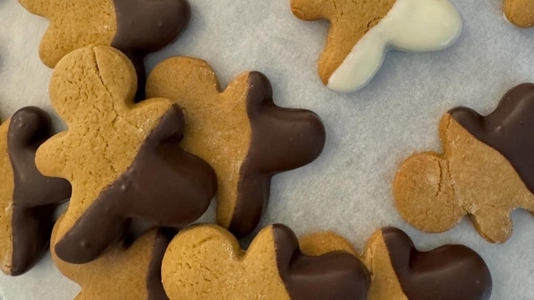 Chocolate-dipped gingerbread men cookies