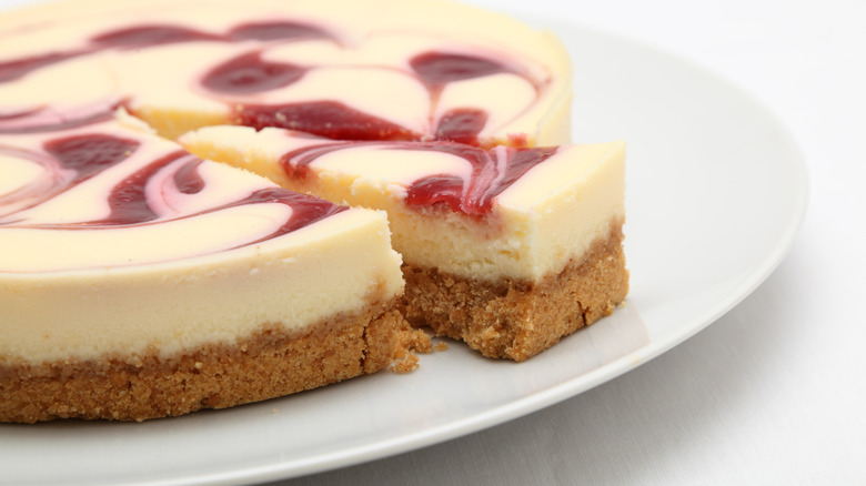 Cheesecake with raspberry swirl