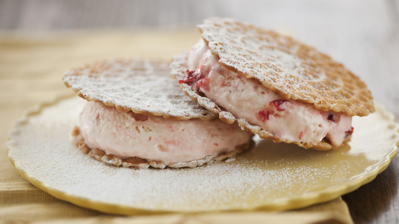 Ice cream sandwiches with strawberry ice cream