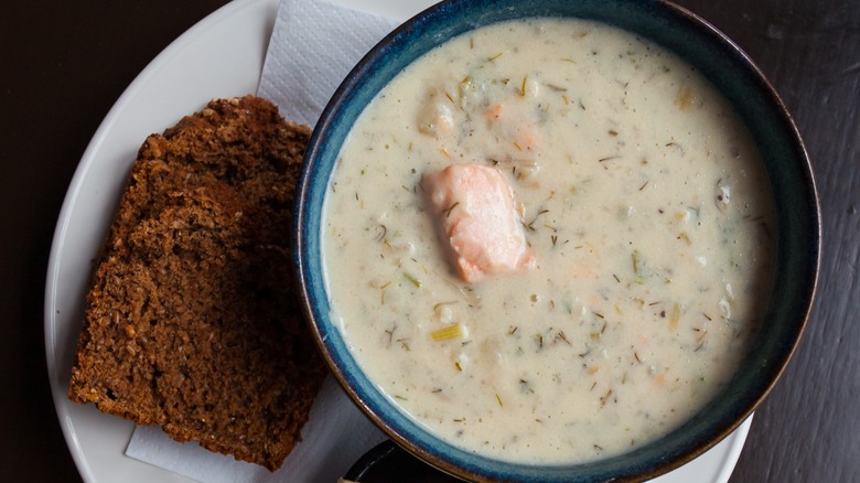 Seafood chowder with bread