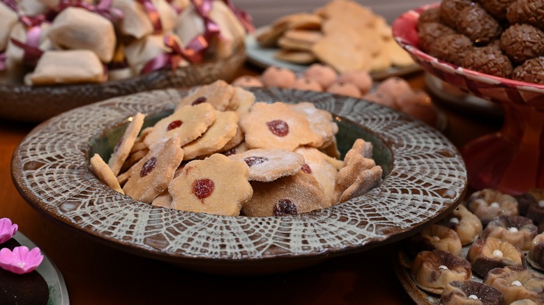 Bowl of cookies