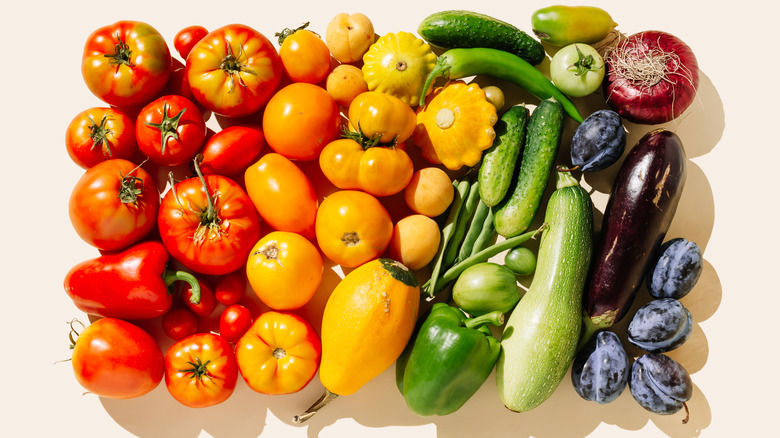 Vegetables arranged in rainbow order.