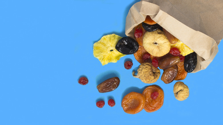 Dehydrated fruit in a bag