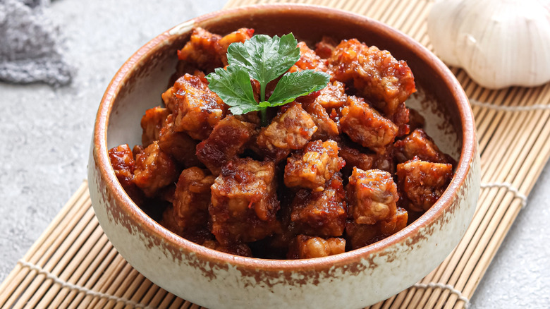 Traditional tempeh with sauce